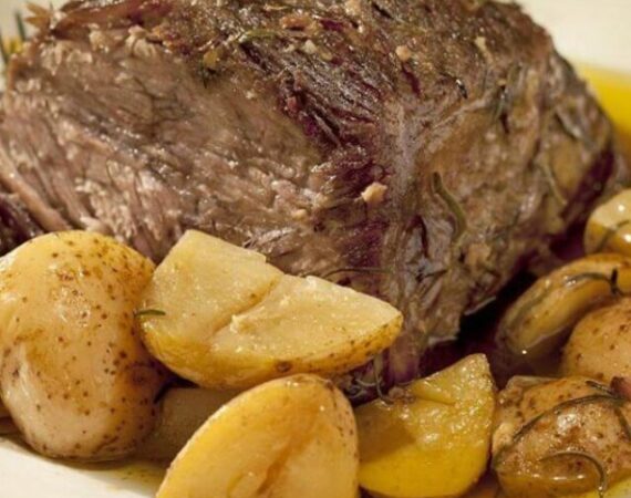 Carne Assada com Aipim