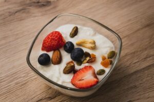 Iogurte Natural: Sua Opção Saudável e Versátil para o Dia a Dia